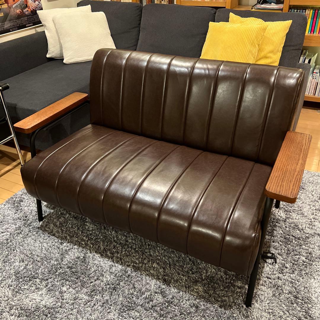 美品　ニトリ　2人掛けソファ 合皮タイプ (ステイン2KD Nシールド DBR)