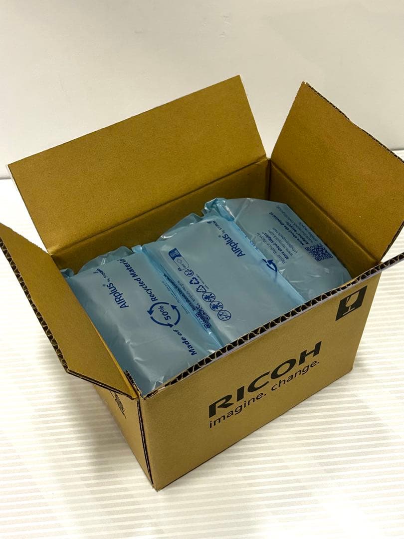 RICOH GR IIIx 国内正規品+純正本革フィンガーストラップの2点セット