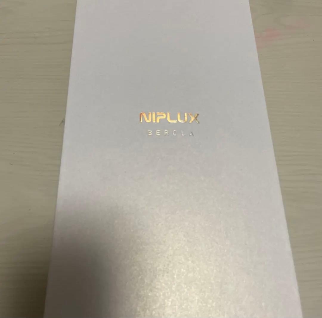 NIPLUX BEROLA EMS美顔ローラー