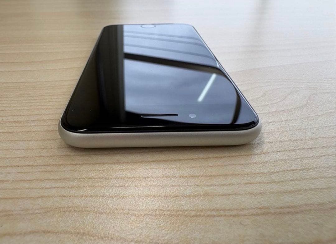 iPhone SE2世代目　64GB SIMフリー