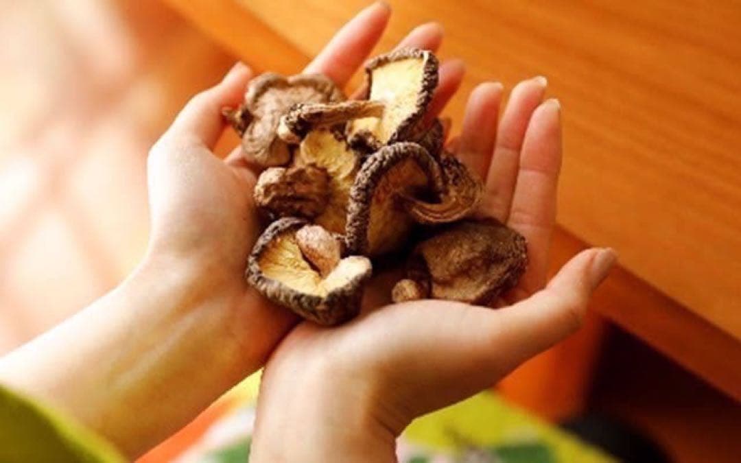 【産地直送】 乾燥椎茸　1kg 業務用　しいたけ　岩手県産　東北の味　業務用お得