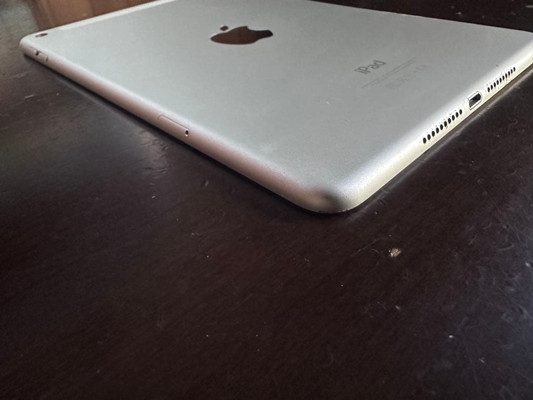 Apple iPad mini 4 128GB シルバー 本体