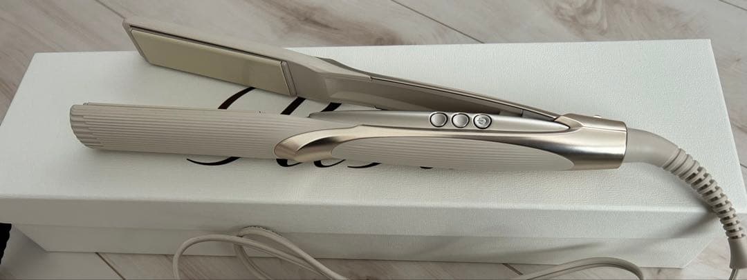 リファ　ストレートアイロンアイボリー