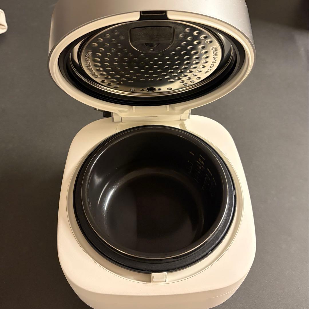 BALMUDA The Gohan 2022年製　ホワイト　炊飯器