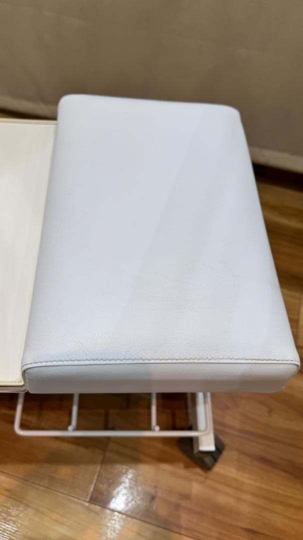 S*Y様 西村製作所 ペディキュアオットマン CB-811 ホワイト フットカー