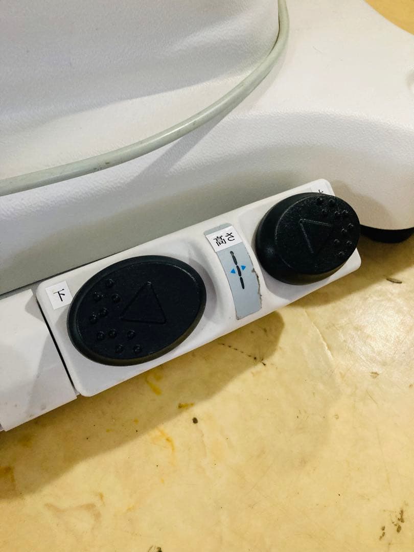 専用 電動フェイシャルベッド（ヒーター付き）First Class ホワイト色