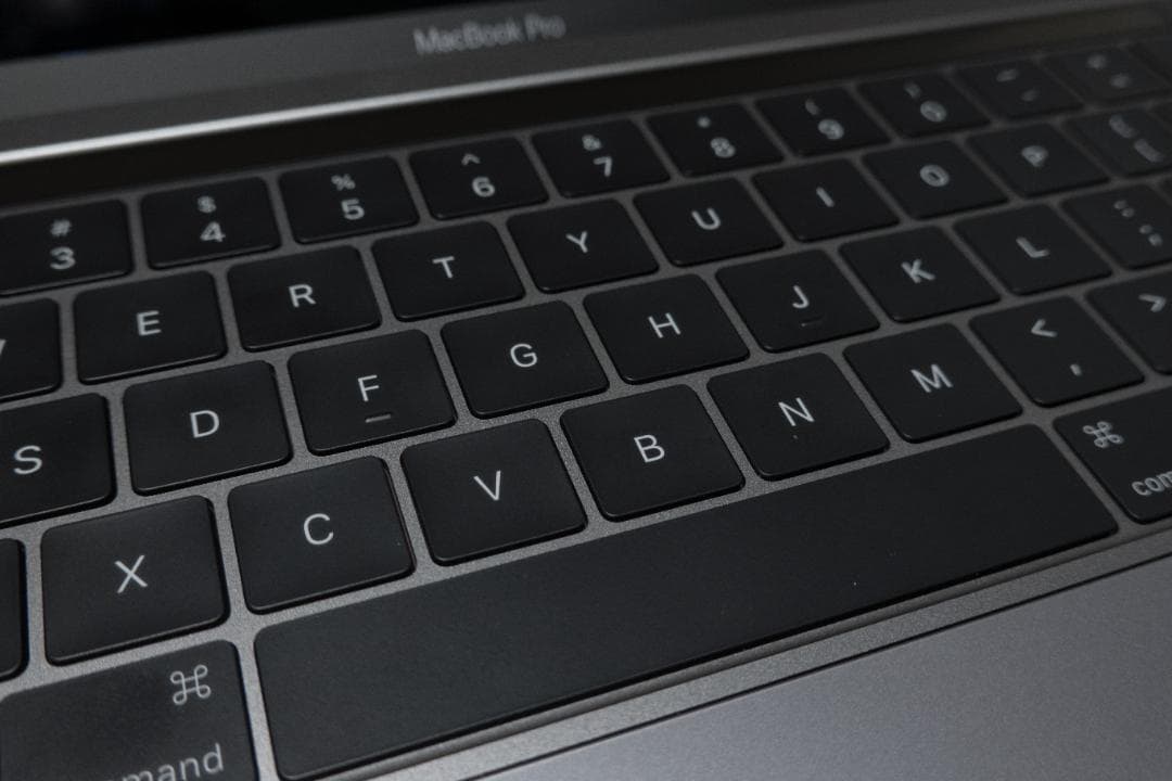 MacBook本体 MacbookPro 13inch i7/3.3GHz/16GB/512GB