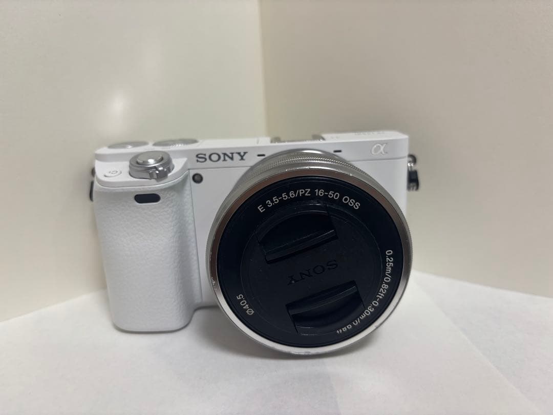 【最終価格】α6000 ダブルズームレンズキット ILCE-6000Y