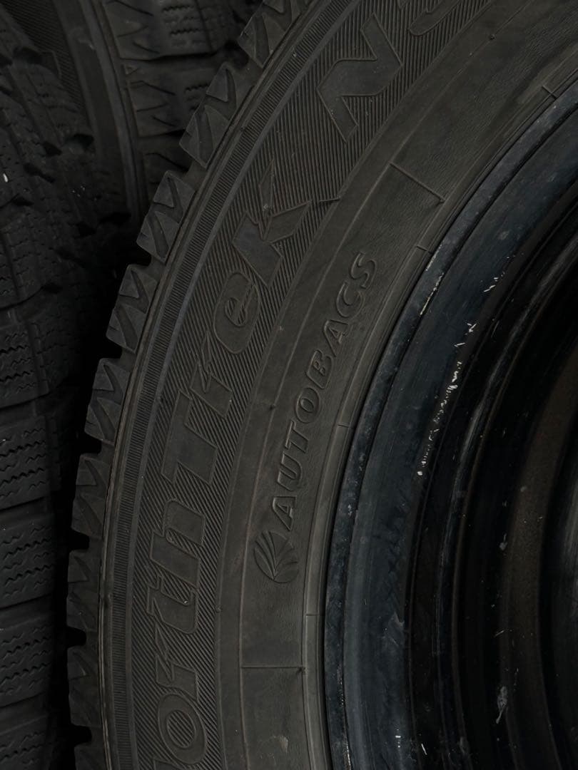 R♡ アクア　スタッドレスタイヤ　175/65R15