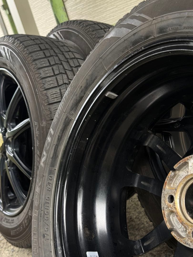 R♡ アクア　スタッドレスタイヤ　175/65R15