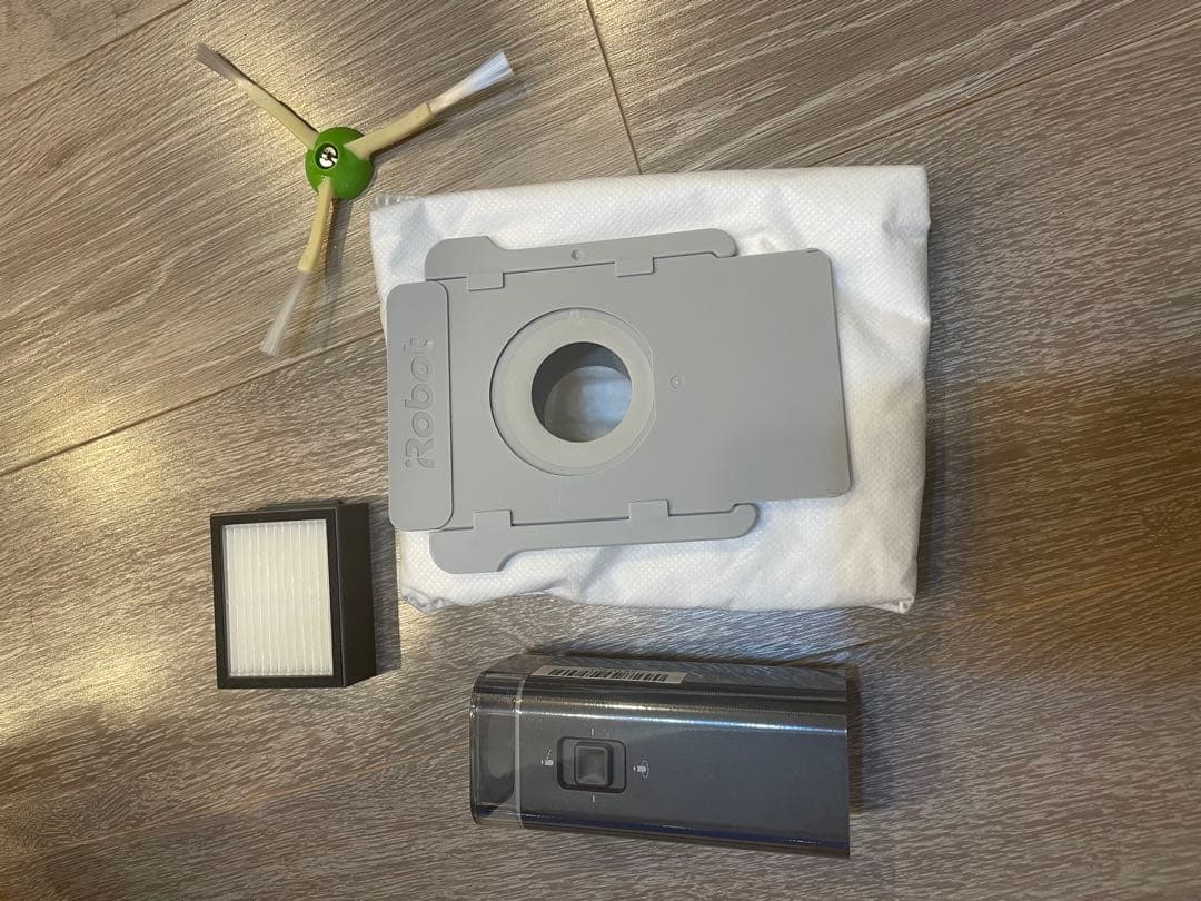 【ゴロリ】正規店購入・新品消耗品付きiRobotルンバi7+ロボット掃除機