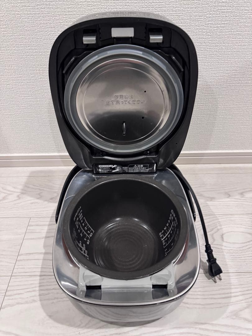 TOSHIBA RC-10VSV 炎匠炊き グランブラック （ジャンク品）