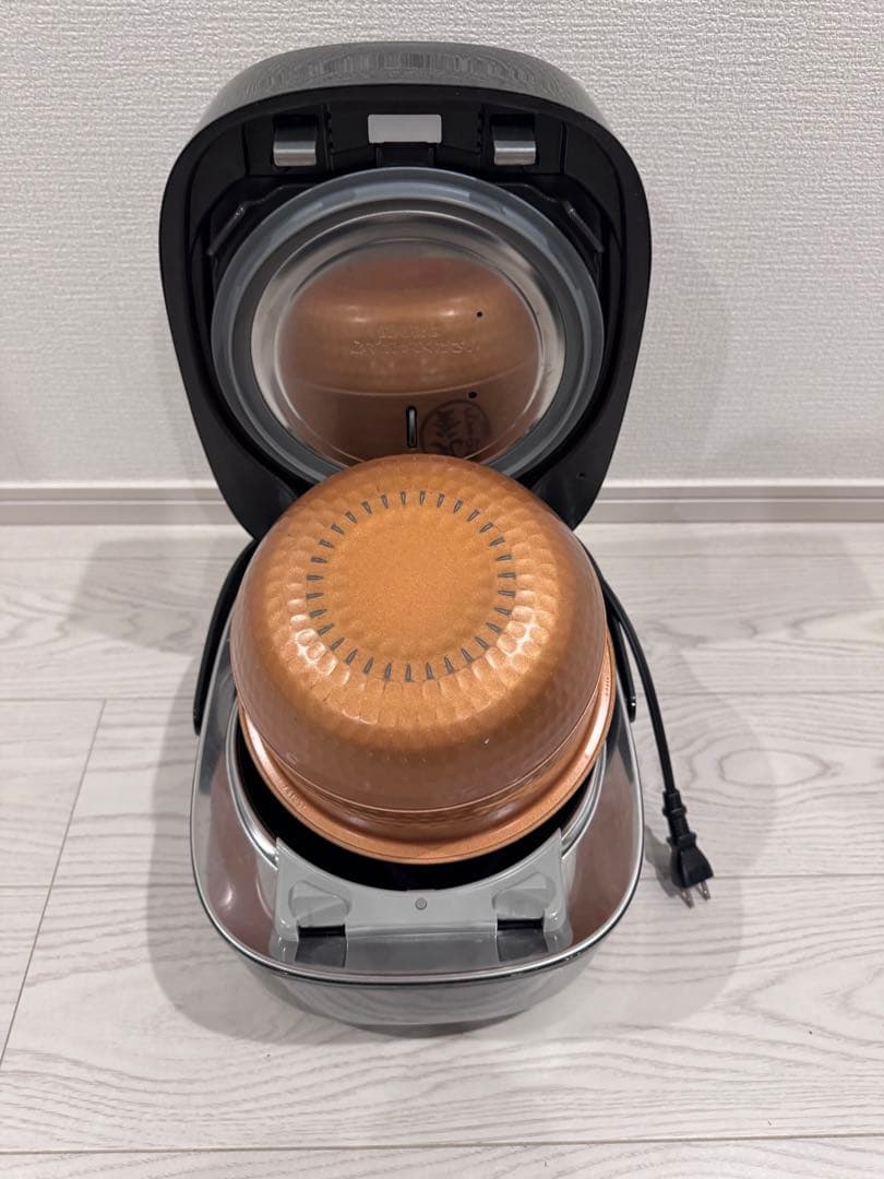 TOSHIBA RC-10VSV 炎匠炊き グランブラック （ジャンク品）