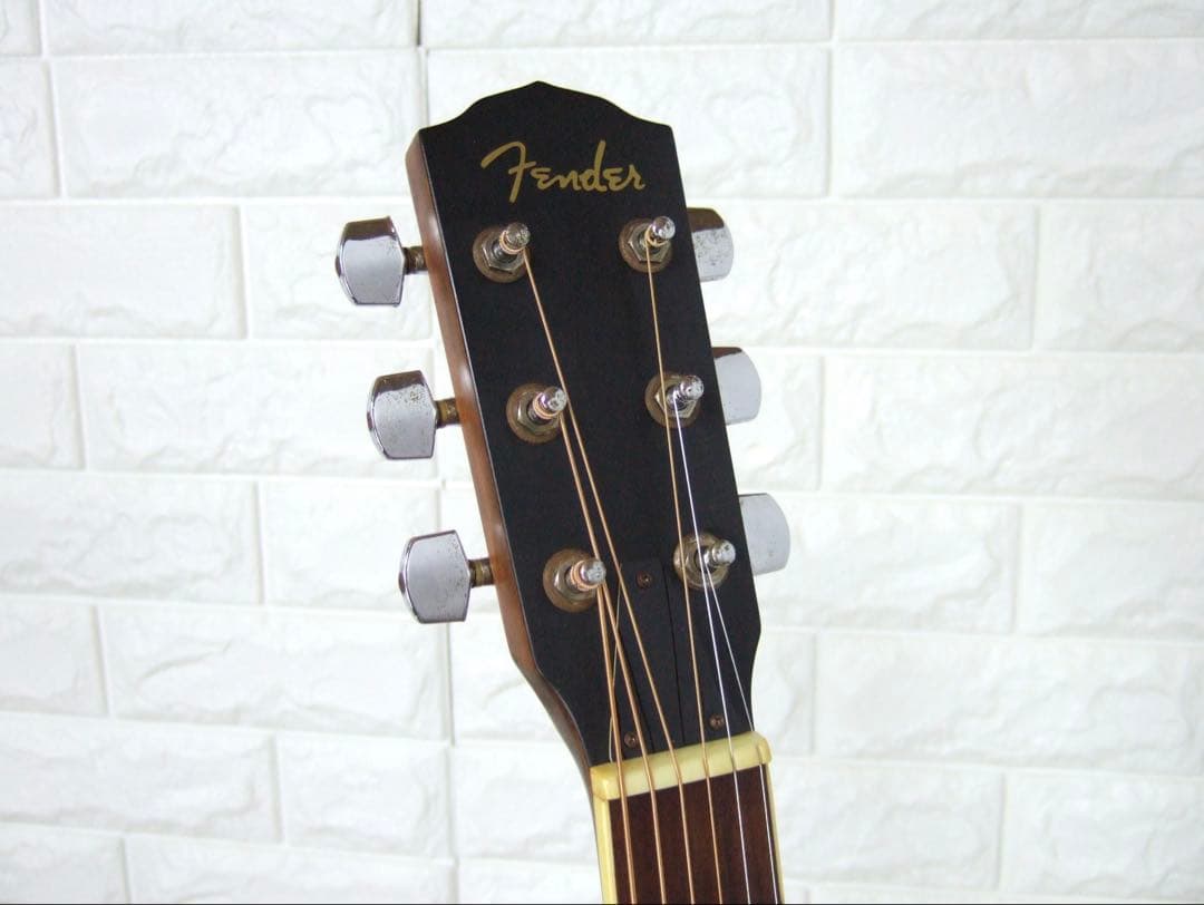 Fender FR-93リゾネーターギター