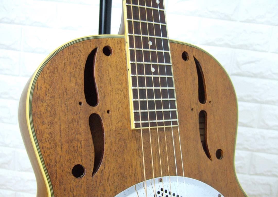 Fender FR-93リゾネーターギター