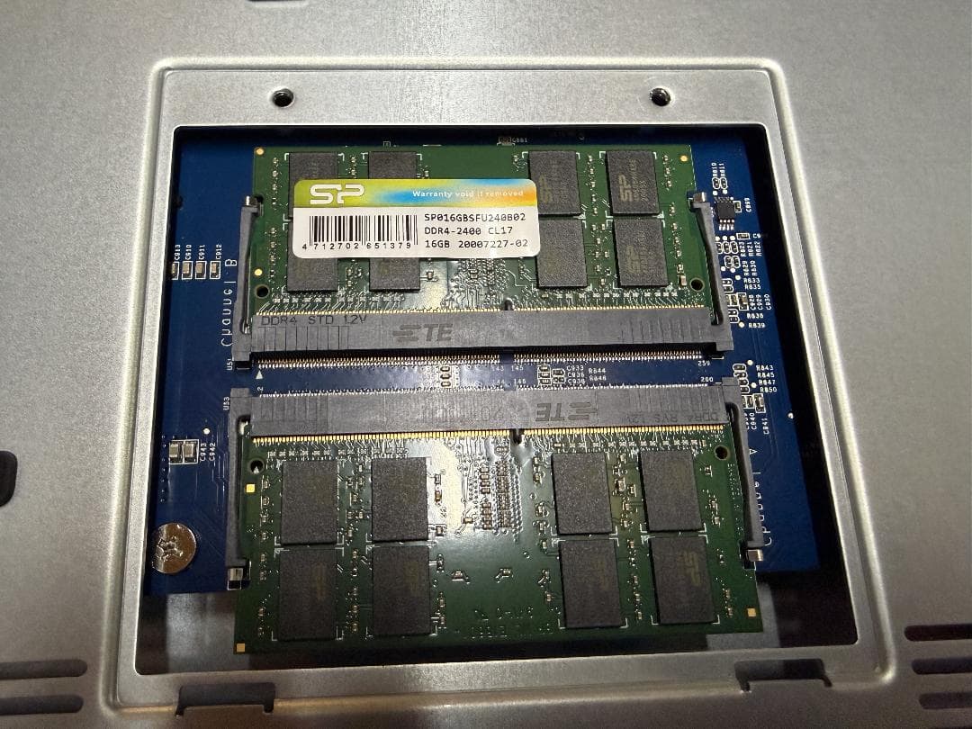 Synology DS1821+ 8ベイ NAS 32GB+10GbE+SSD