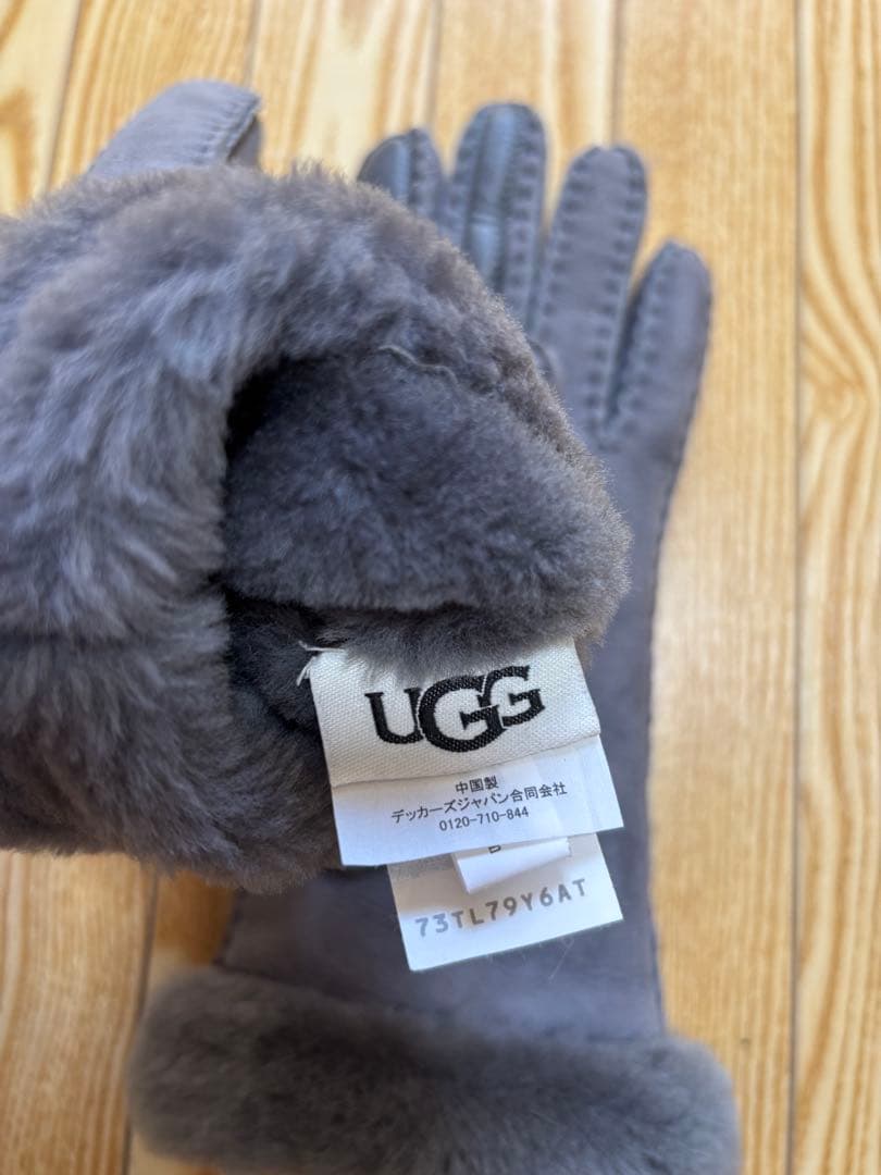 ★極美品★人気カラー♡UGGウィメンズ シームド テック手袋　M