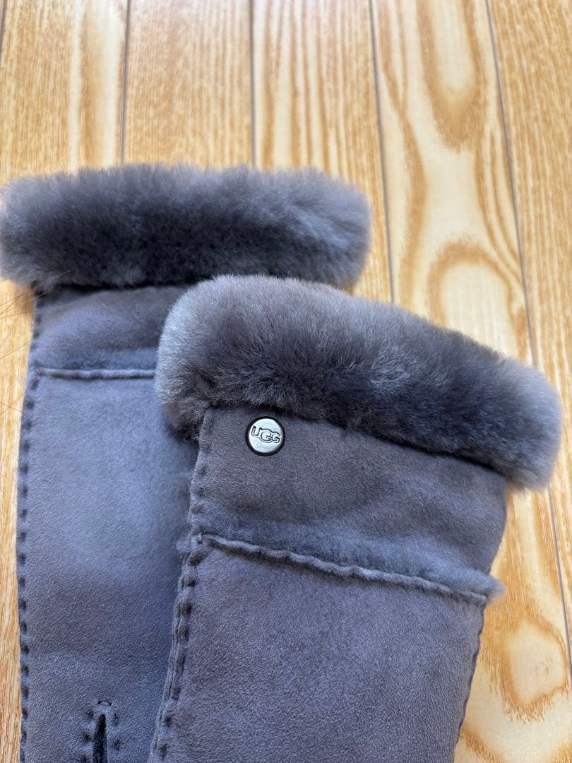 ★極美品★人気カラー♡UGGウィメンズ シームド テック手袋　M