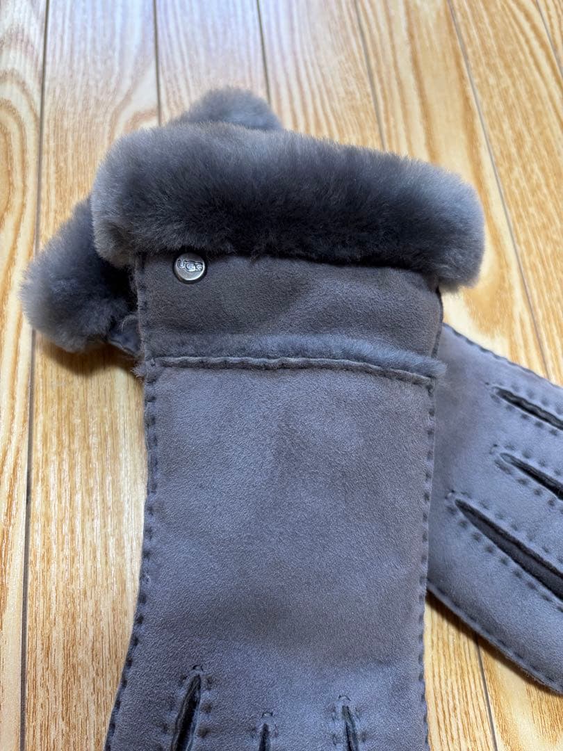 ★極美品★人気カラー♡UGGウィメンズ シームド テック手袋　M