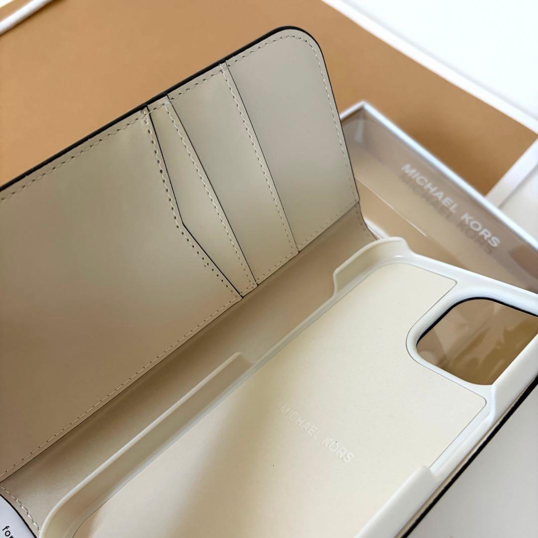 マイケルコース☆新品☆ FOLLIO 手帳型 iPhone 15ケース/バニラ