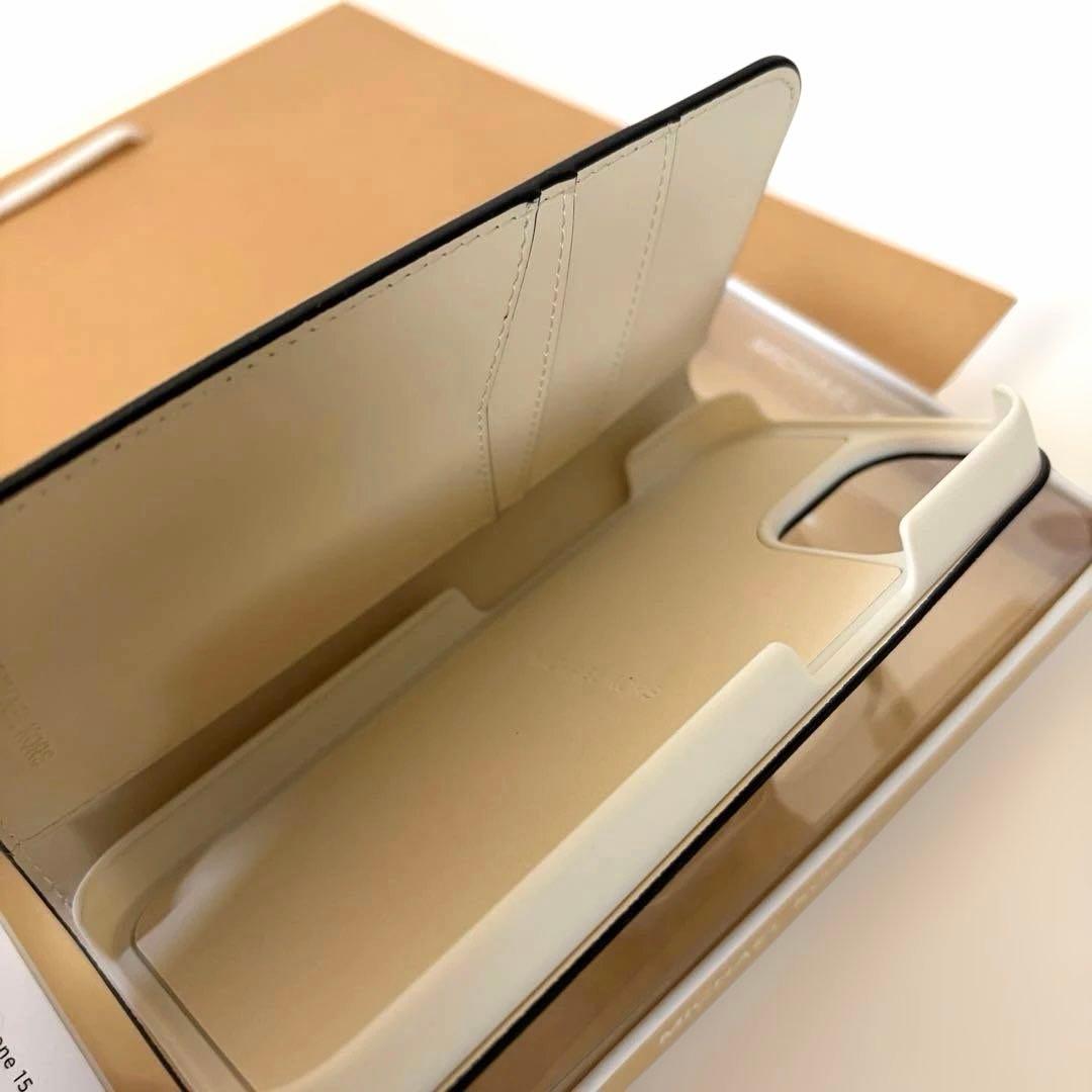 マイケルコース☆新品☆ FOLLIO 手帳型 iPhone 15ケース/バニラ
