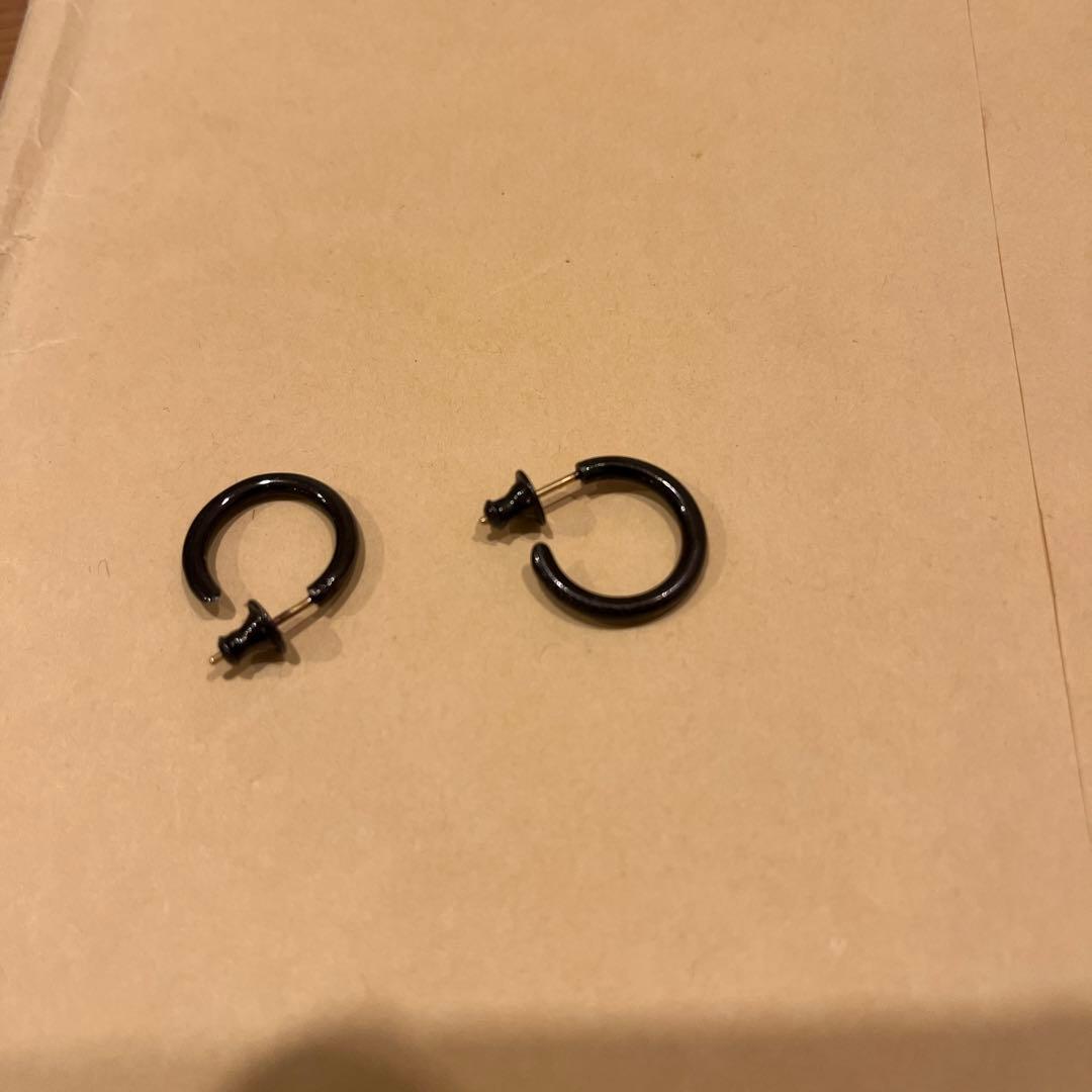 CAREERING 黒 フープピアス 2個セット　301