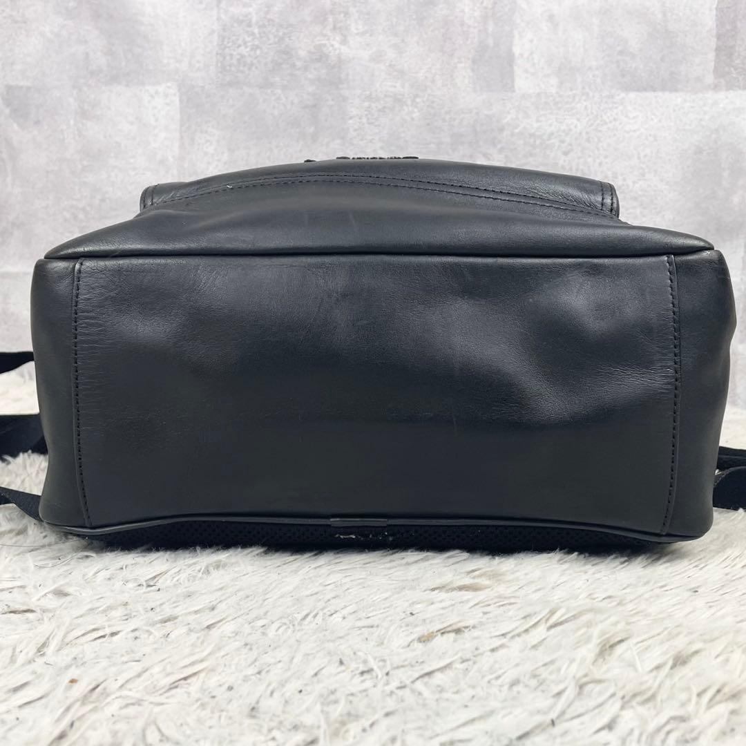 A4可 美品 コーチ PVC リュック シグネチャー ロゴ型押し ファスナー 黒