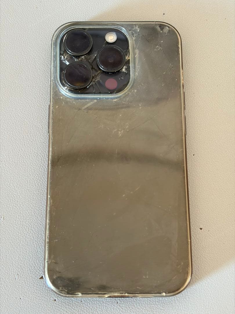 背面割れあり iPhone15 Pro 128GB ブラックチタニウム