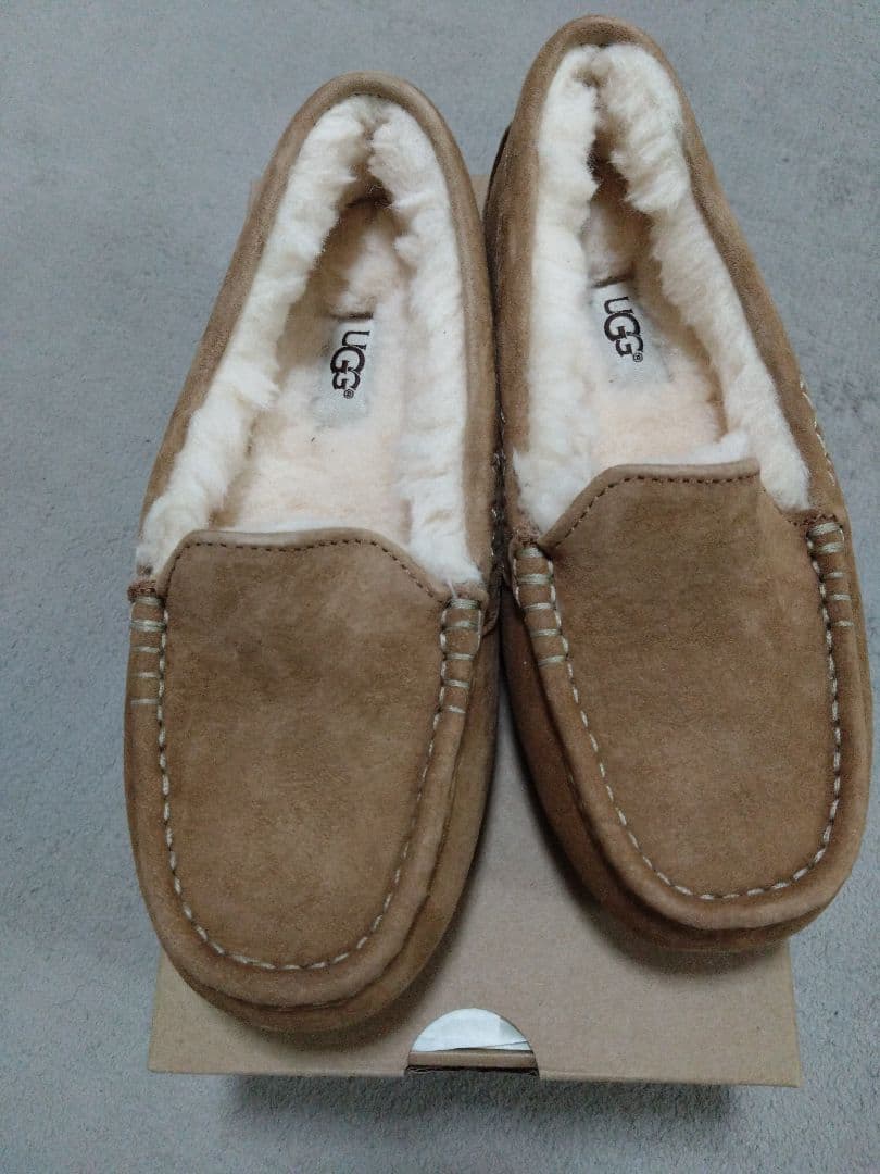 UGG モカシン size5【新品・未使用】
