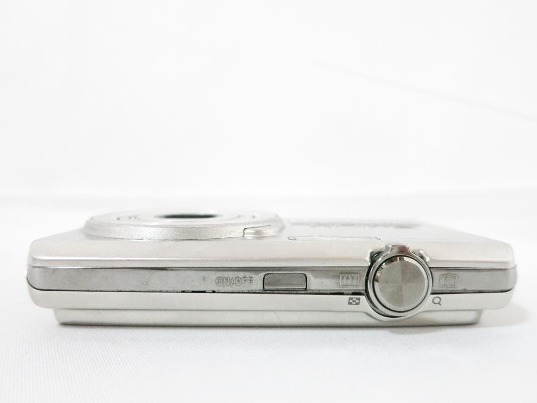 コンパクトデジタルカメラCASIO EXILIM EX-ZS10 シルバー