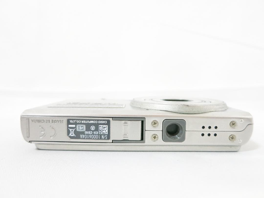 コンパクトデジタルカメラCASIO EXILIM EX-ZS10 シルバー