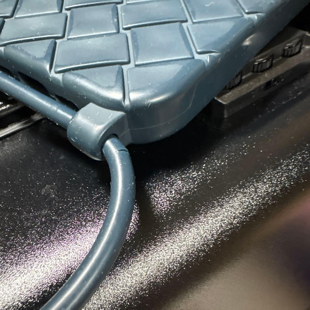 BOTTEGA VENETA iPhone13Pro Max シリコンケース 紺