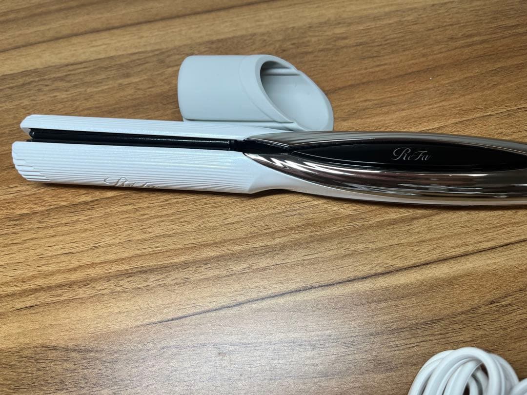 ReFa ストレートアイロン RE-AC02A リファ　半額