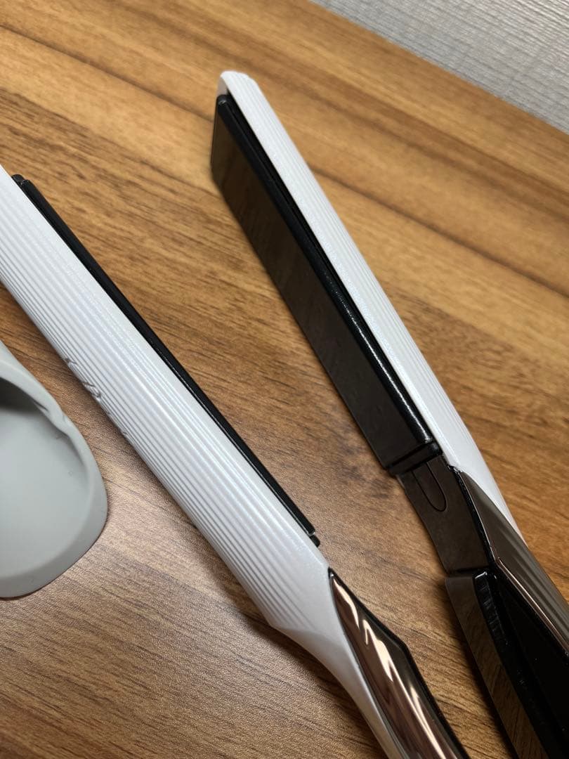 ReFa ストレートアイロン RE-AC02A リファ　半額