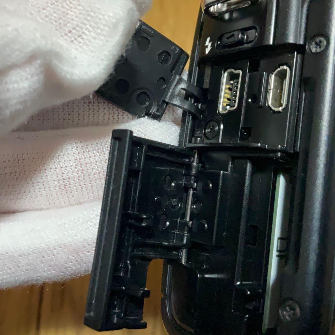 Canon EOS M100 ダブルレンズキット　ブラック　ミラーレスカメラ