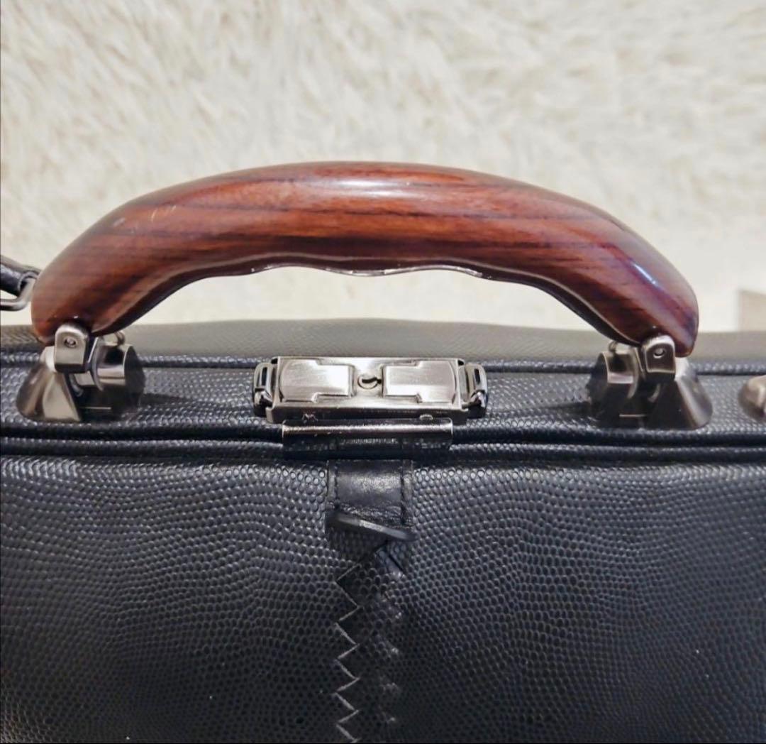 美品 YOUTA ヨータ 豊岡鞄 ダレスバックリュック 横型 2way 黒 鍵付