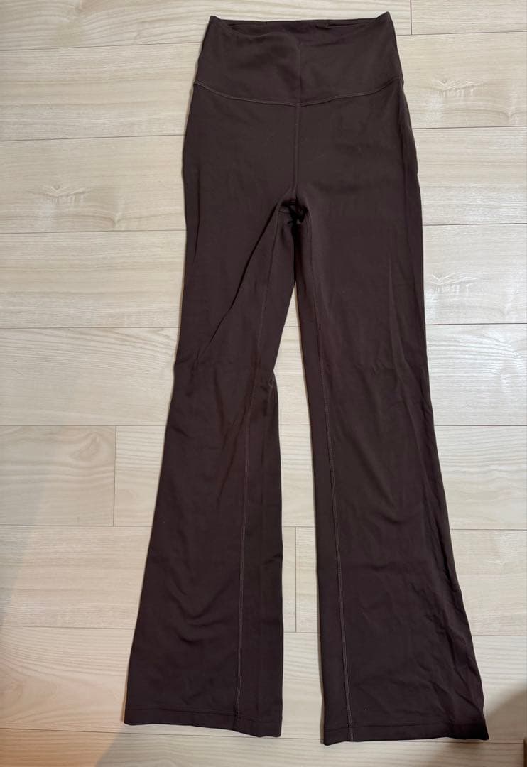 lululemon スーパーハイライズ フレアパンツ　Asia Fit