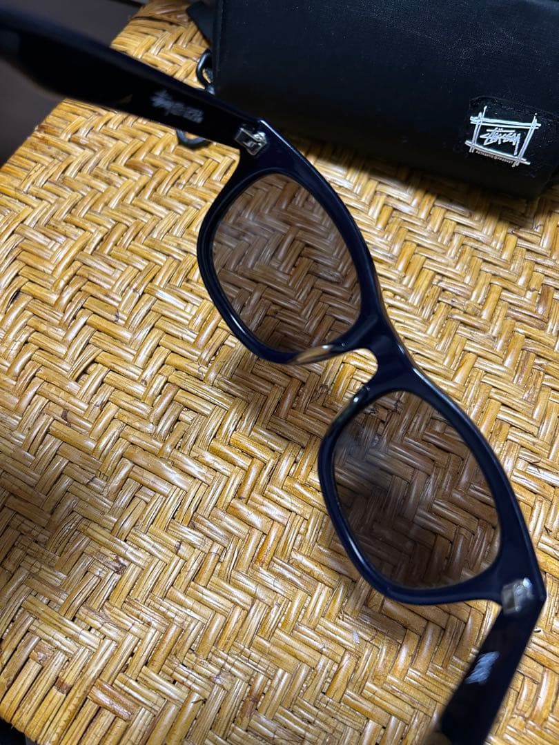 STUSSYネイビー 偏光レンズ サングラス ケース付き