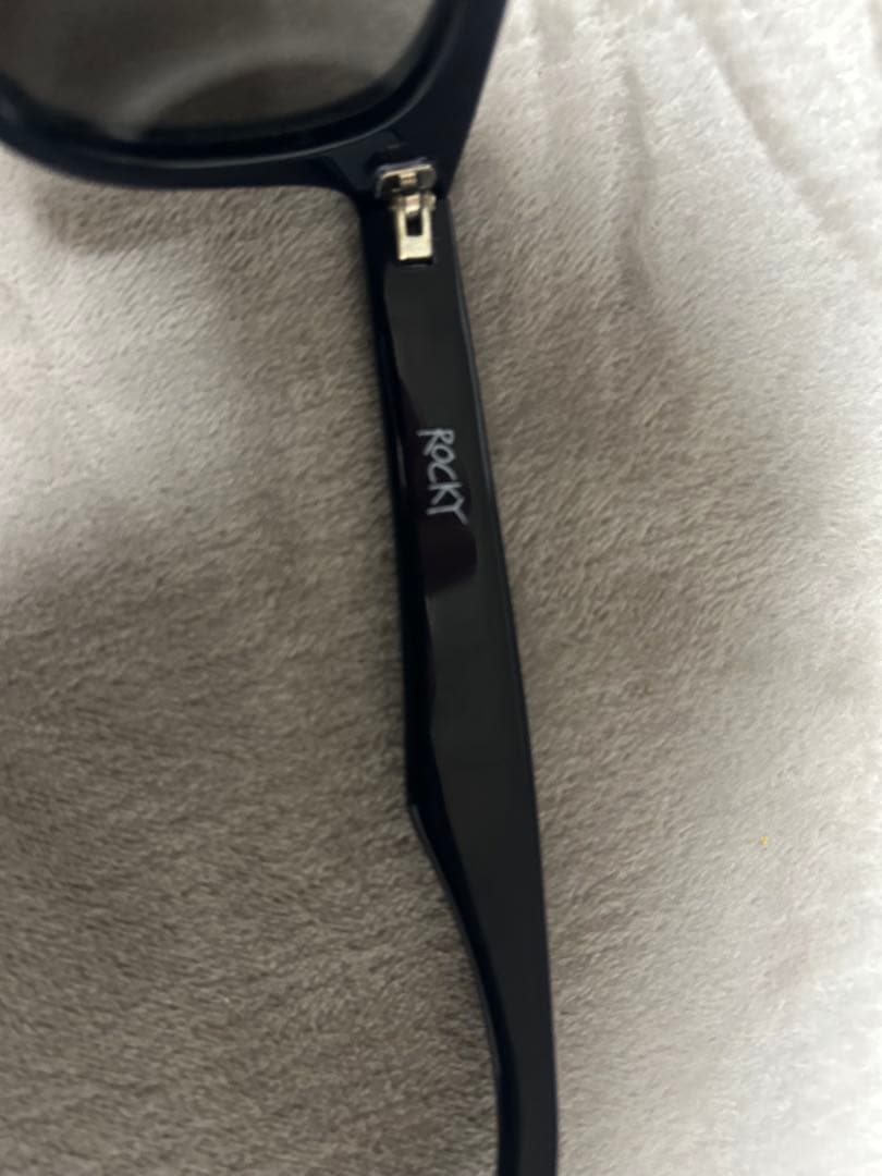 STUSSYネイビー 偏光レンズ サングラス ケース付き