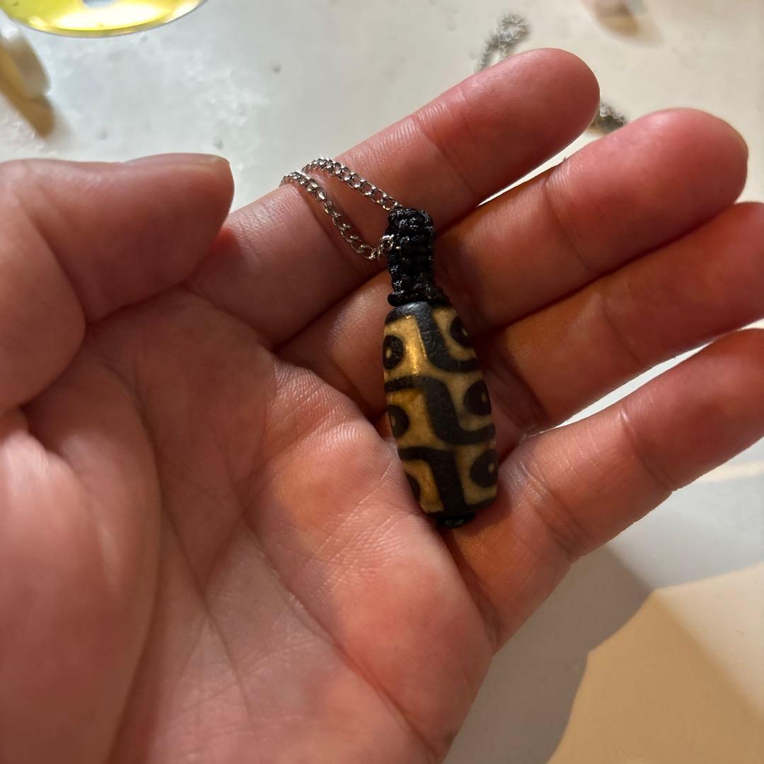 チベット　九眼白天珠！すごい強そう！