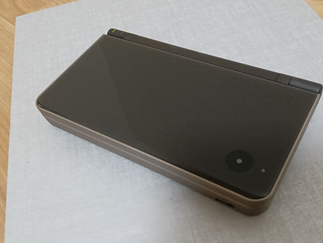 【美品】ニンテンドーDSi LLブラック 本体（純正ケース付き）