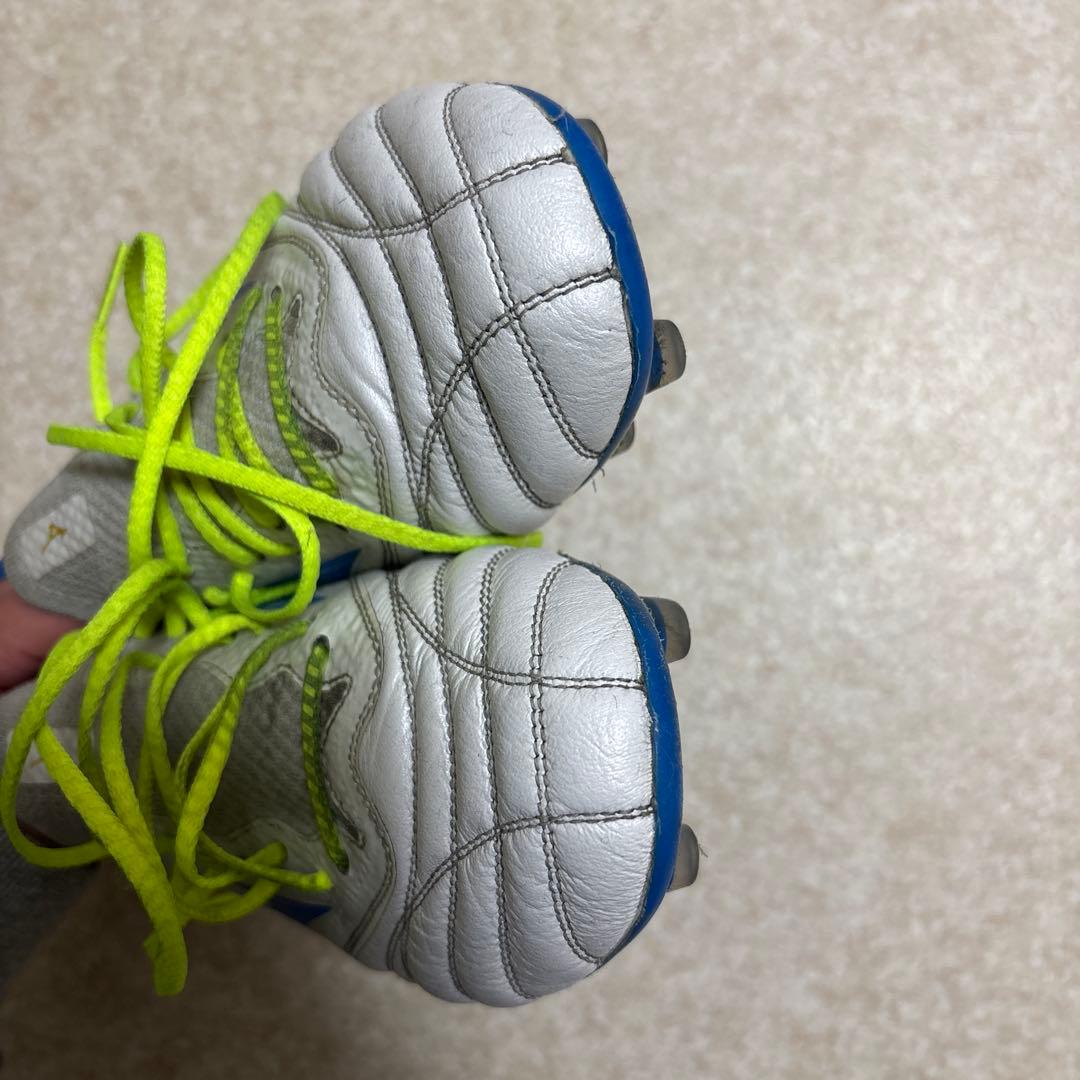 モレリアネオ4βeliteサッカーシューズ・スパイク ホワイト/ブルー