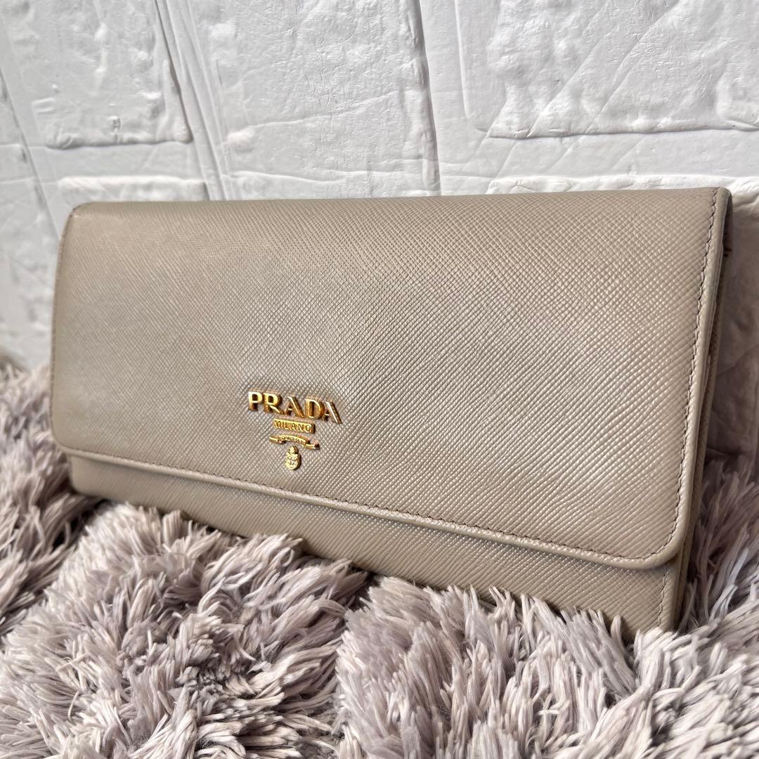 良品✨PRADA サフィアーノ　長財布　メタルロゴ　グレージュ　レディース