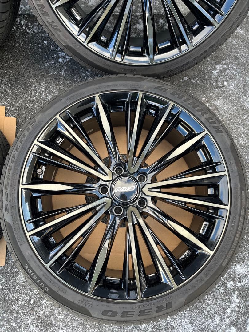 レイズベルサスヴォウジェLIMITEDスモーククリア 19インチ8J +35