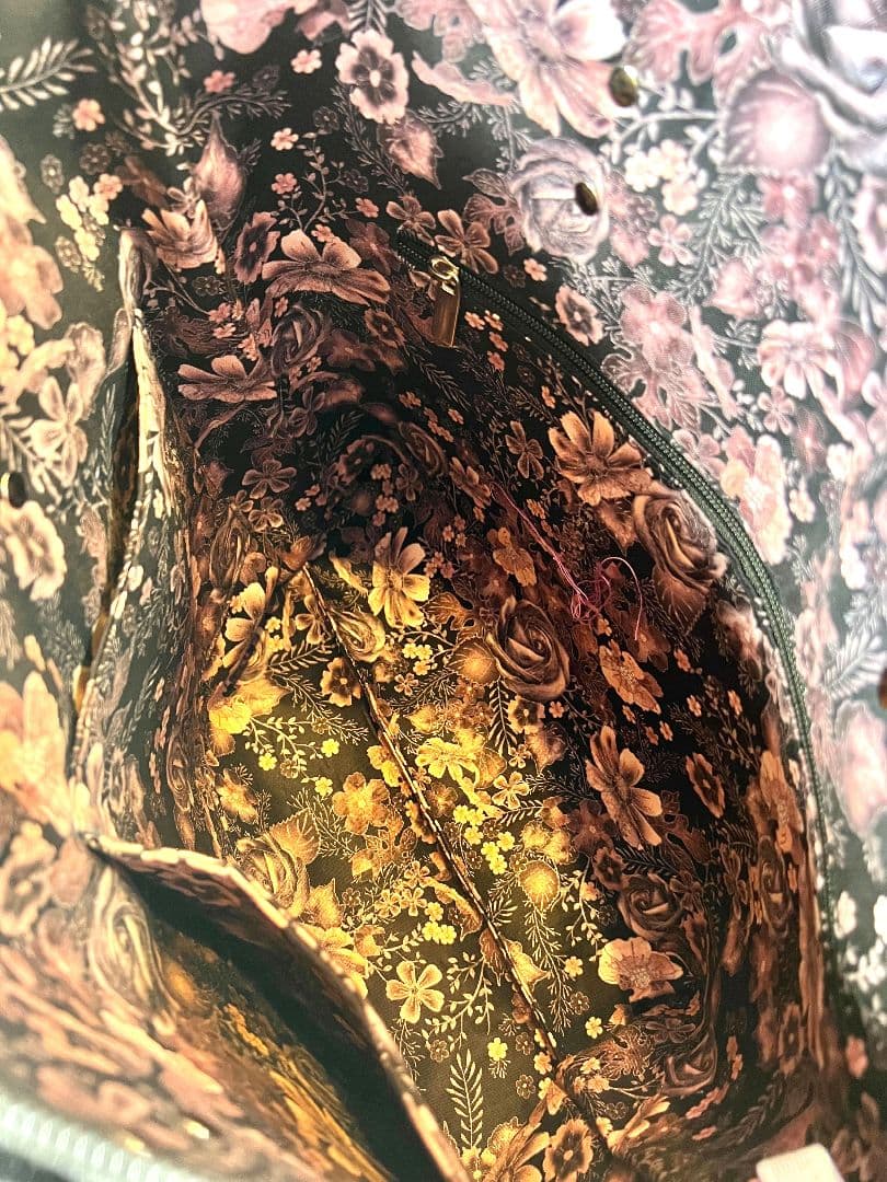 ロラライハリス♡ブラックベロア♡刺繍の本革持ち手のファスナー式肩掛けバッグ