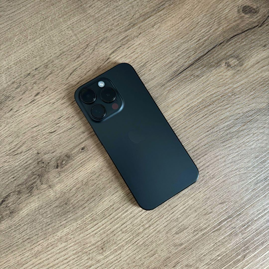 【美品】iPhone 15 Pro 1TB ブラック SIMフリー