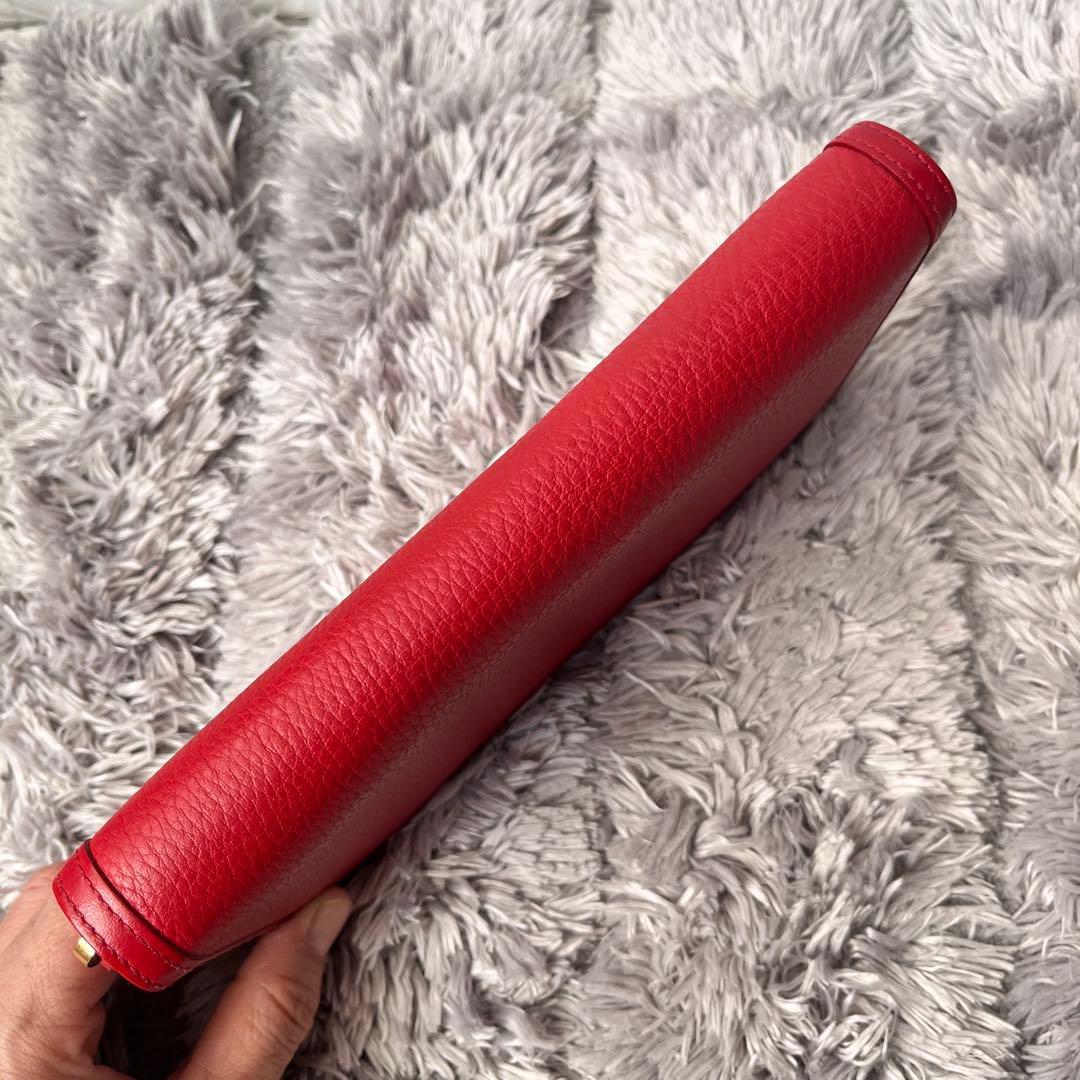 極美品✨PRADA ラウンドファスナー　三角ロゴ　シボレザー　レッド　レディース