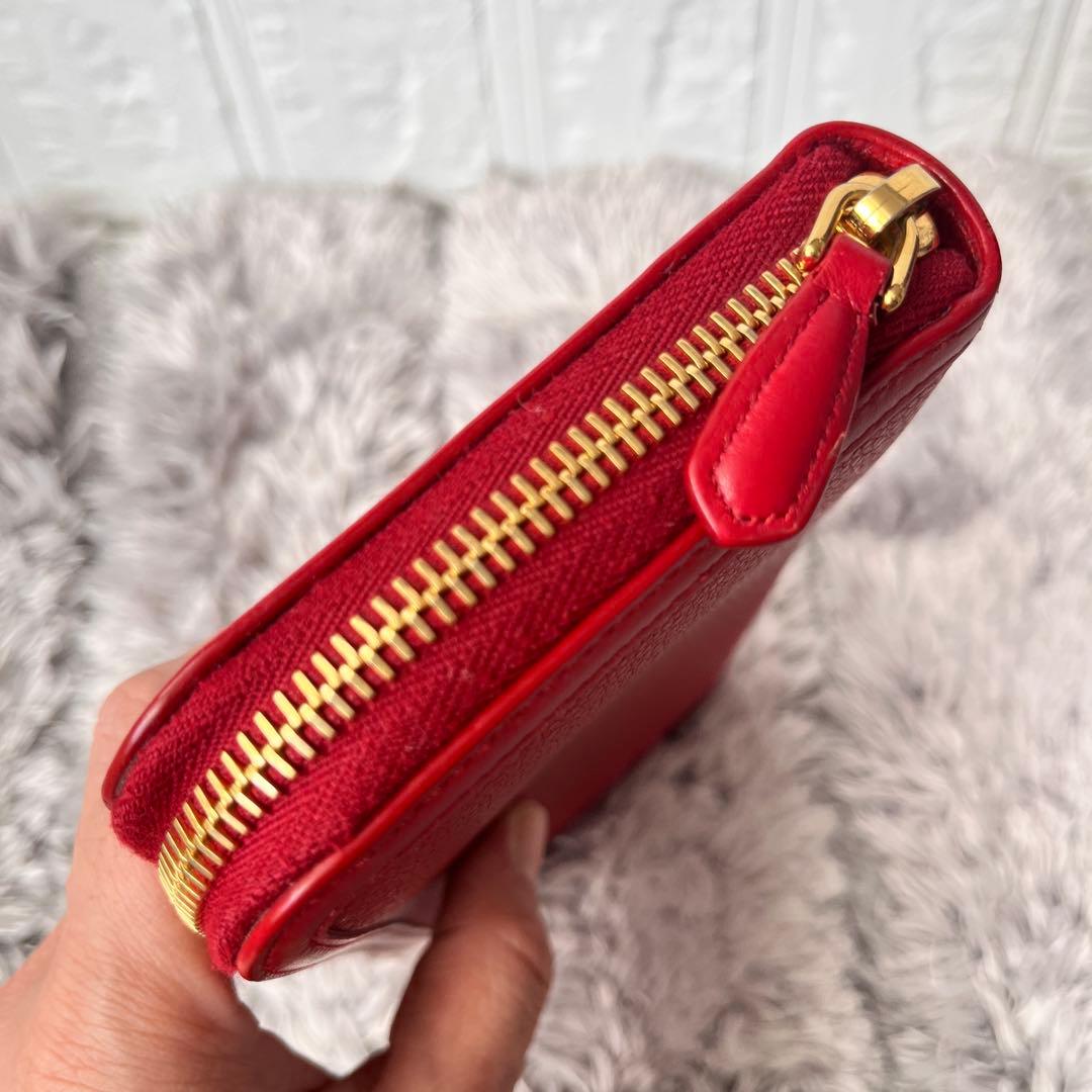 極美品✨PRADA ラウンドファスナー　三角ロゴ　シボレザー　レッド　レディース