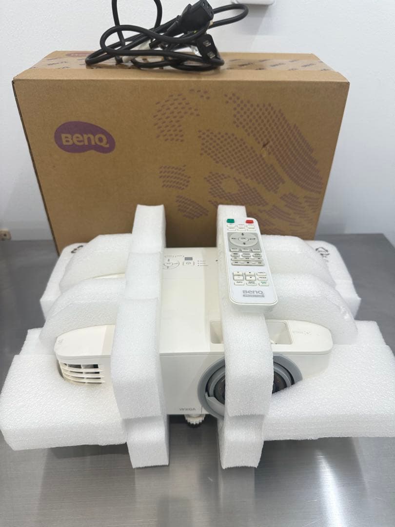 BenQ プロジェクター本体(MW826ST) 短焦点