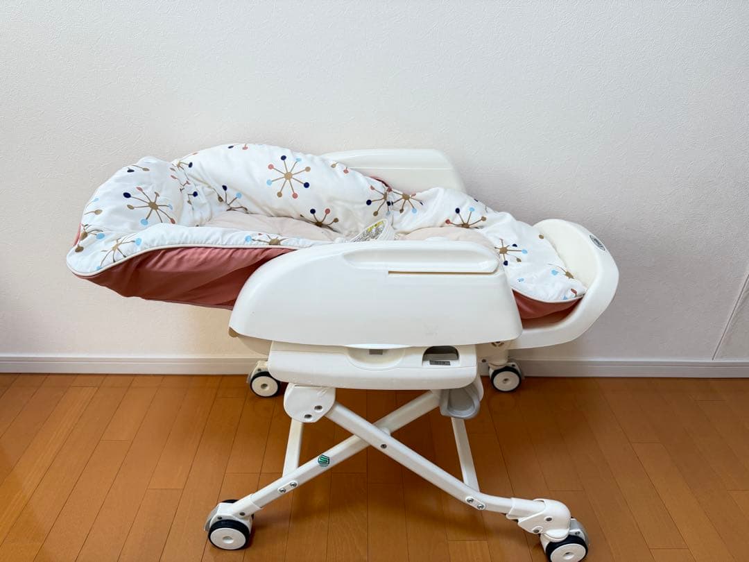 combi コンビ ハイローチェア ネムリス 手動スイング リクライニング